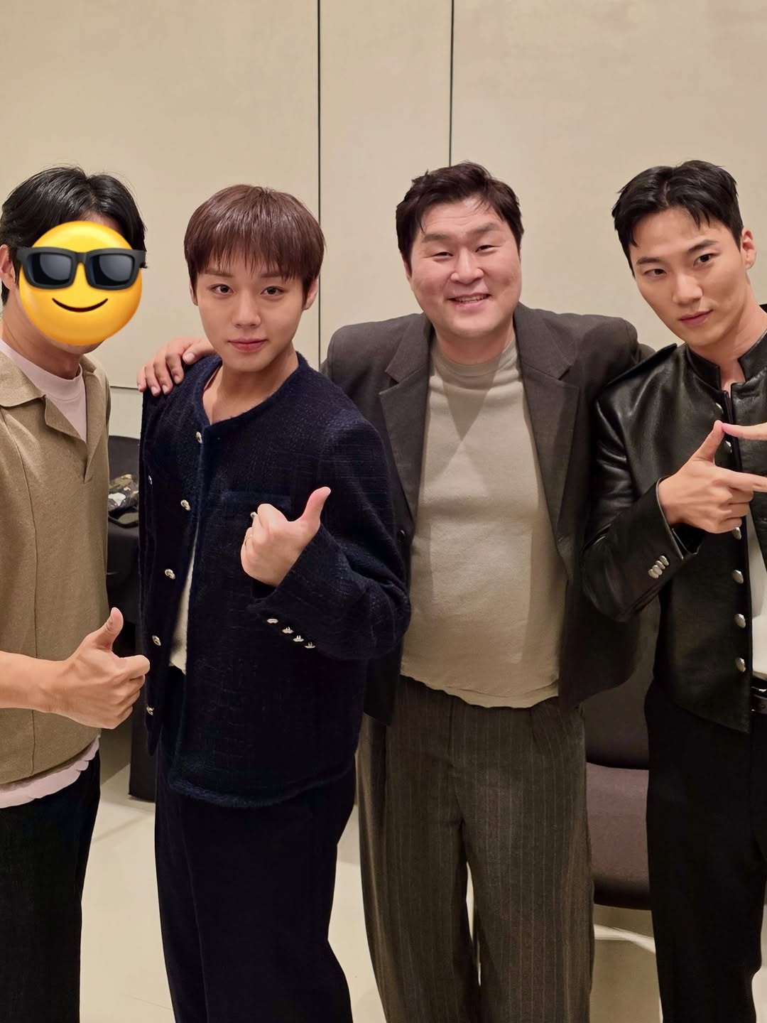 朴志训  ✨ 陪朴志训走演员路 菜鸟炊事兵制作发表会时的合照©️gyeol_99