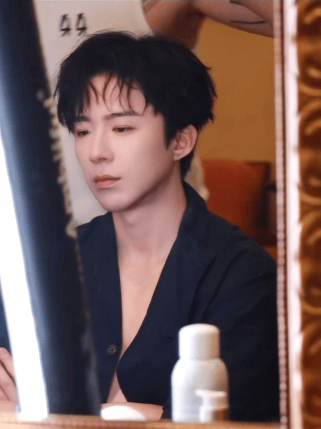 我发现我真的很双标。对别的男人:“怎么这些男的这么喜欢露胸肌腹肌，这到底有什么好