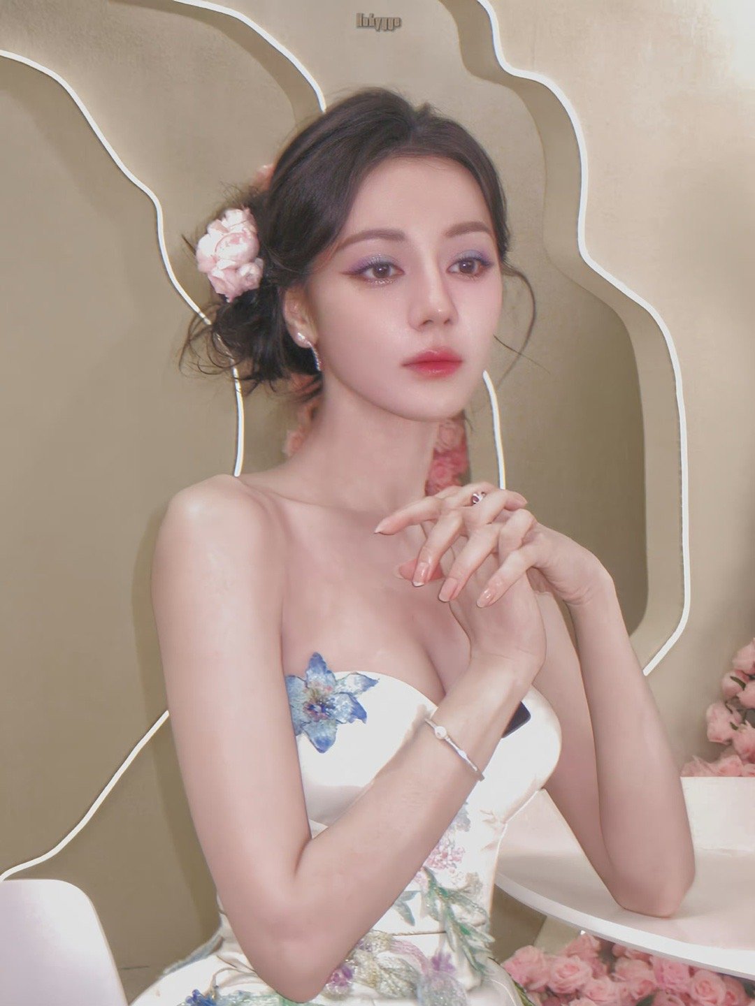 迪丽热巴*  公主or女王 ​ ​​​
