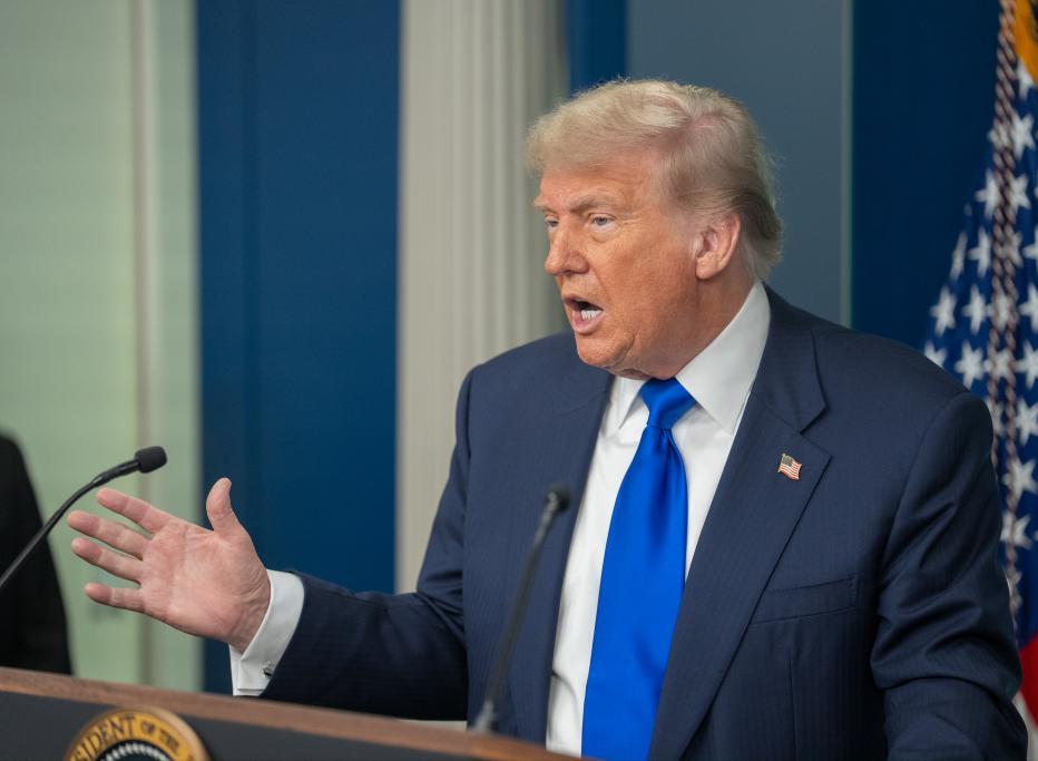 美国重返战列舰时代：特朗普宣布，4万吨100垂发安装核导弹。
 
12月22日，