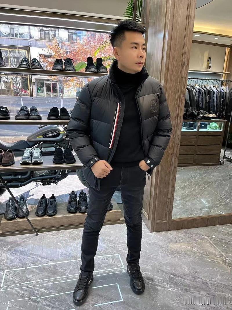 突然明白年轻人为啥不想结婚了。
我侄子今年30，单身，国企工作，每月工资8500