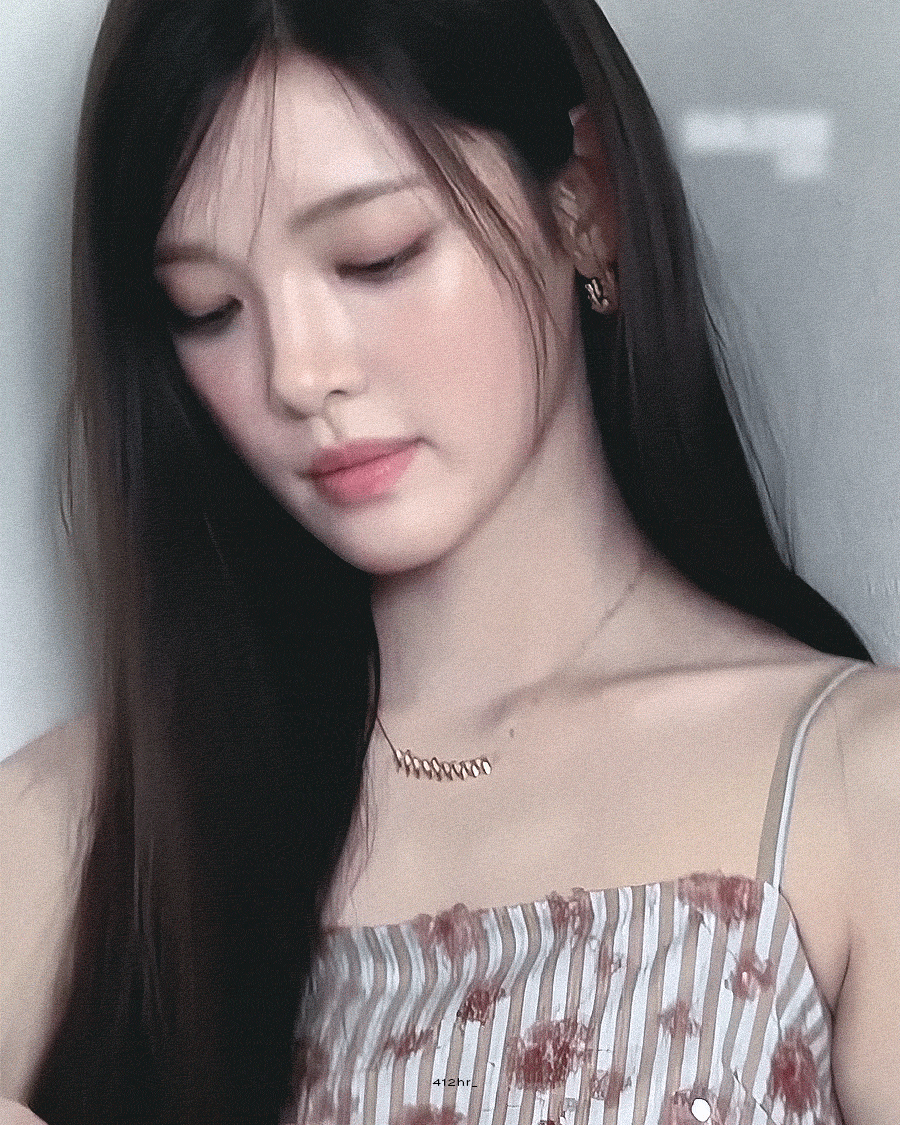 素净一张脸©️412hr_ ​​​