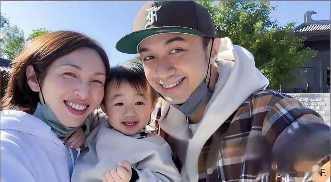 今天偶然刷到古巨基发布的微博，瞬间被其中的喜讯击中——在2025年，他迎来了第二