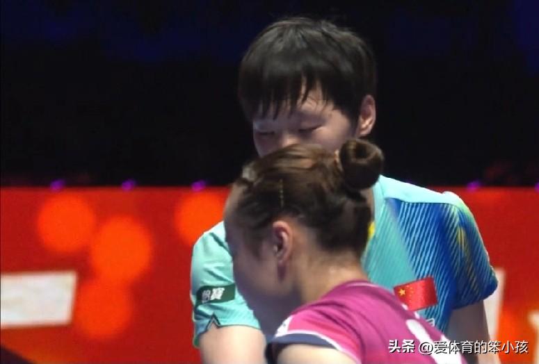 乒乓世界杯的赛场上午间黄金时段，迎来一场国乒主力球员王曼昱和日本名将伊藤美诚之间