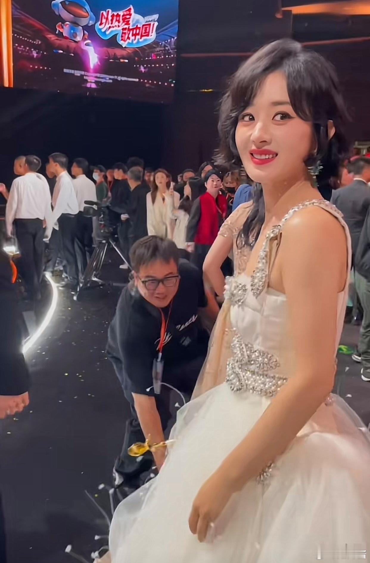 赵丽颖短发好漂亮啊一直觉得她的人生观很大女主这次又摘得金鹰奖最佳女主角真的是实至