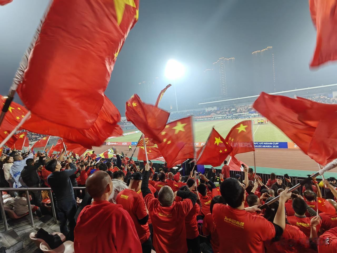 郭德纲改编红歌被骂到底冤不冤？底线不容触碰，郭德纲胡乱改编红歌被骂一点都不冤。