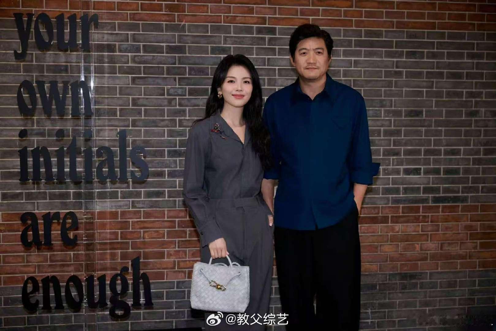 刘涛与好友感受诗词之美刘涛与好友们的合照 刘涛与好友感受字里行间的诗词之美，于流