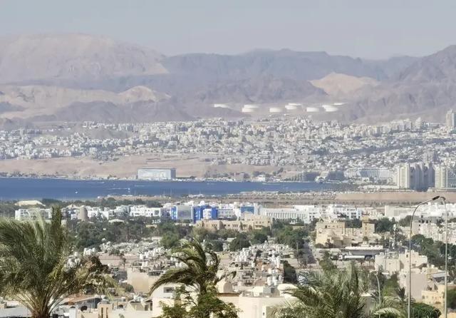 以色列有多发达？这么说吧，以色列是中东的小霸王，可以说是中东最发达的国家，它的发