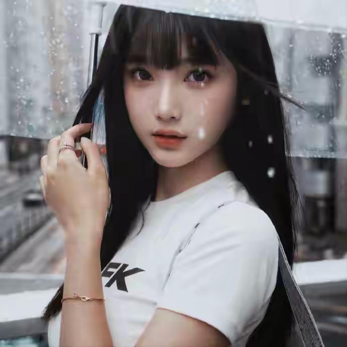 林俊杰被曝女友是23岁华裔网红，消息一出，网上瞬间炸开了锅。在粉丝心中，林俊杰是