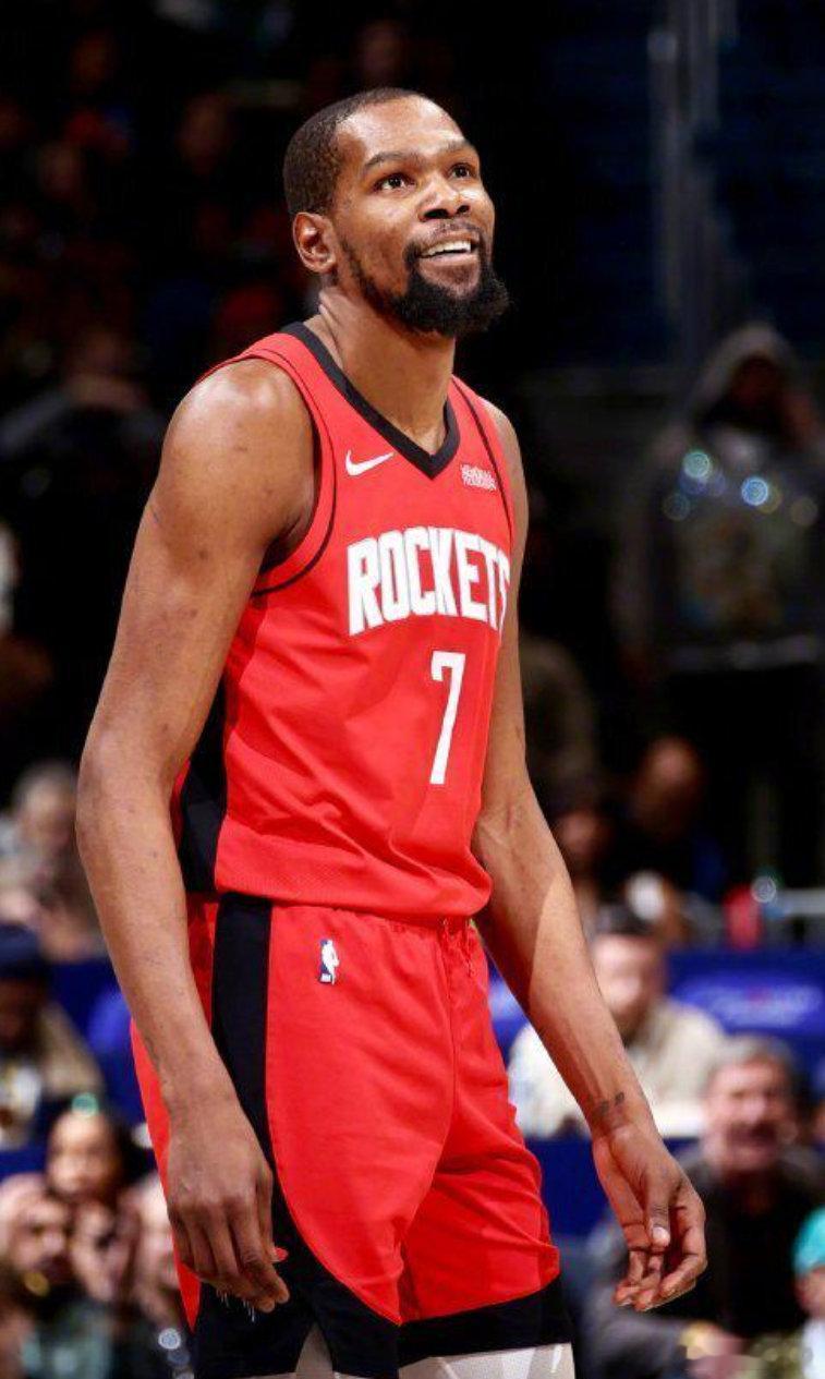 东契奇杜兰特继续伤停 湖火G5伤病报告出炉：东契奇、杜兰特确定伤停 里夫斯出战成