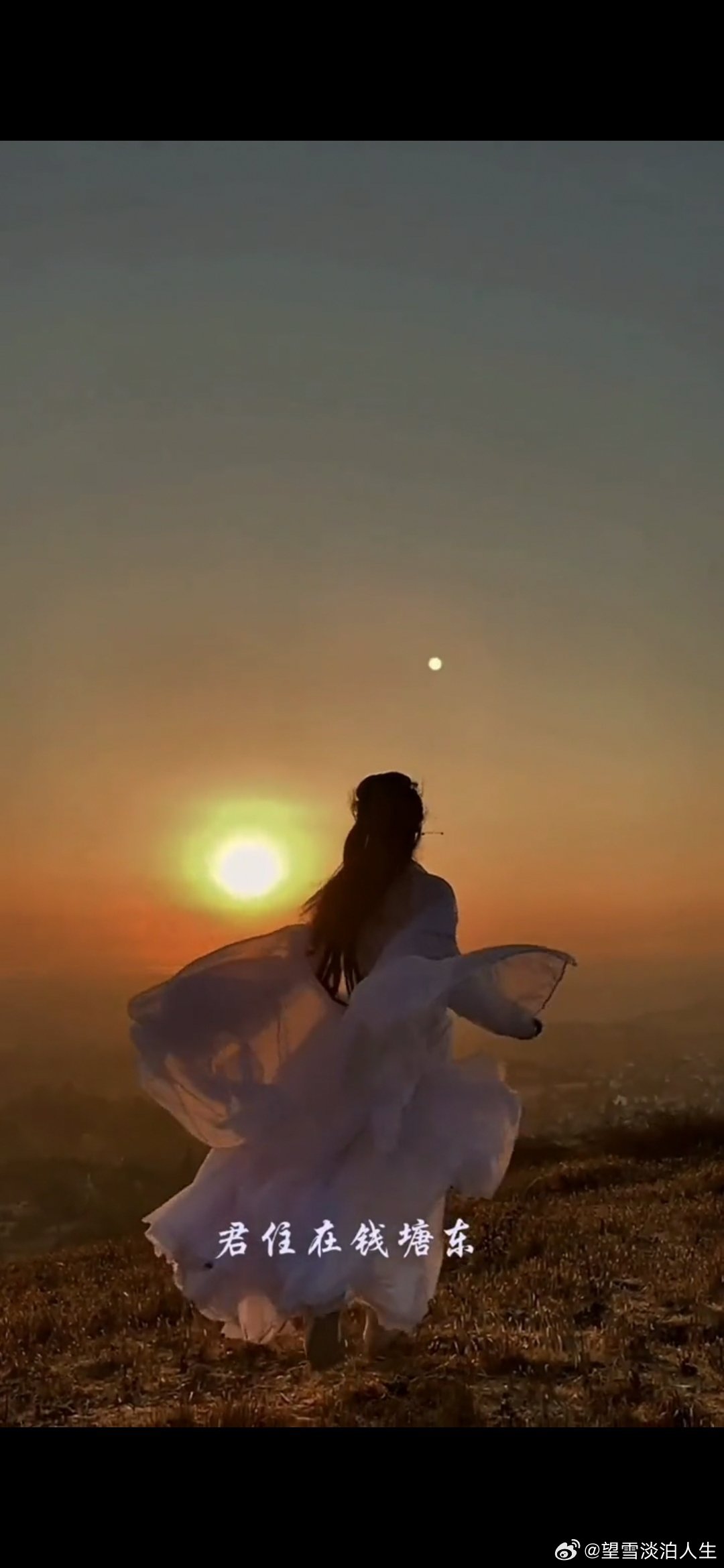 #情感#               《惊梦》惊梦难成寐，呼起曙光残。半夜乌啼急