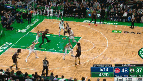 活塞要结束27连败？康宁汉姆助怀斯曼重扣，已经领先凯尔特人13分
北京时间12月