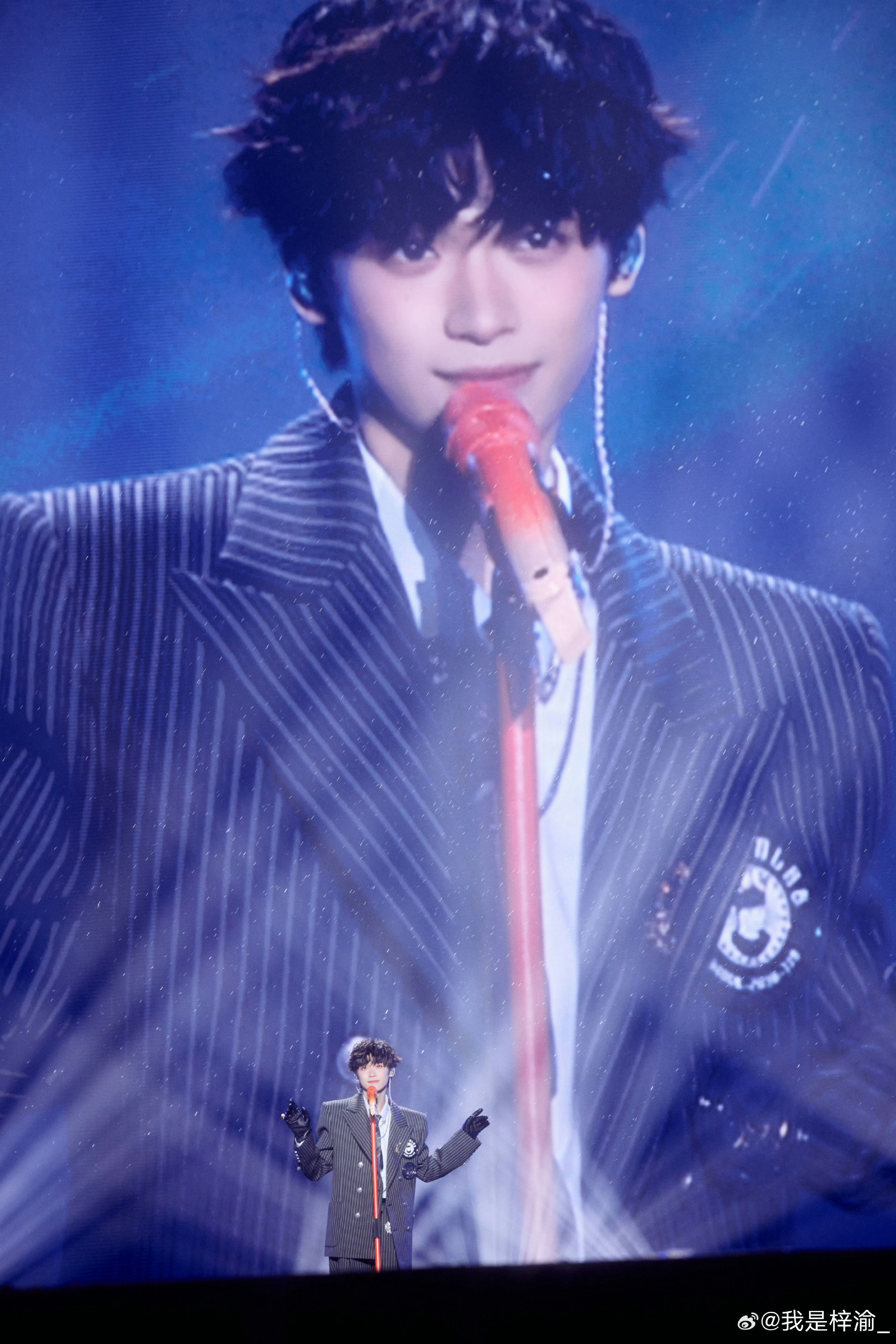 梓渝极速小鱼 “神明赋予万物至生命，你赋予我深情而浪漫的爱意”