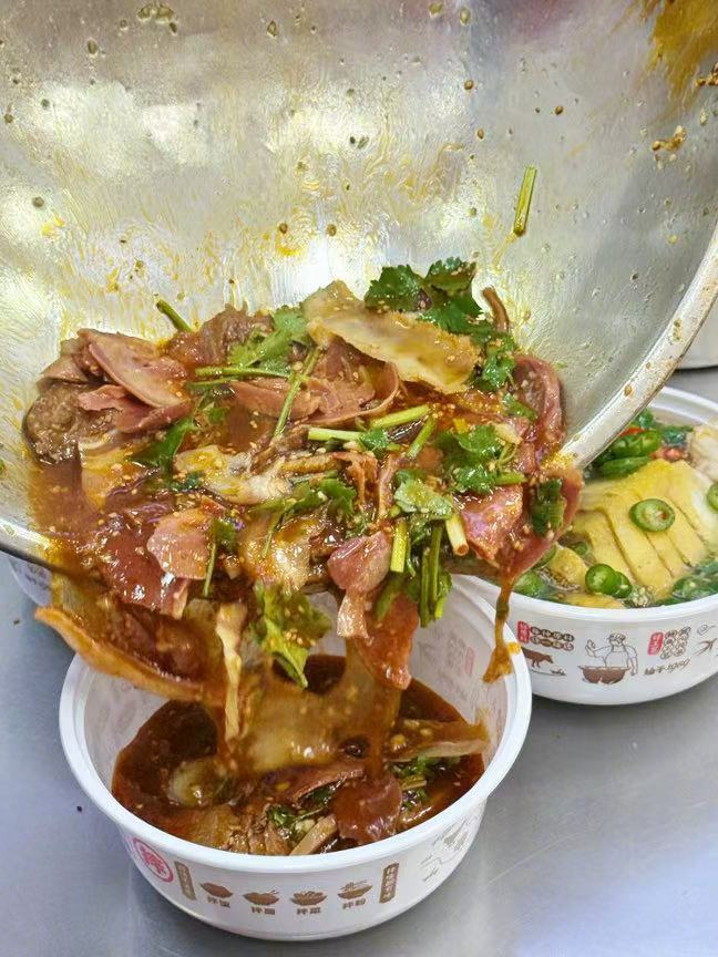 🍗 快冲！文韬代言的紫燕我替你们试过了！好吃！好吃！好吃！重要的事情说三遍！藤