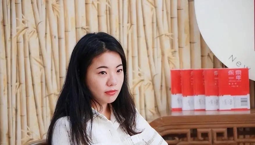 蒋方舟最大的问题不是她论文抄袭，而是她不要沦为美化、宣传日本社会的工具。

论文