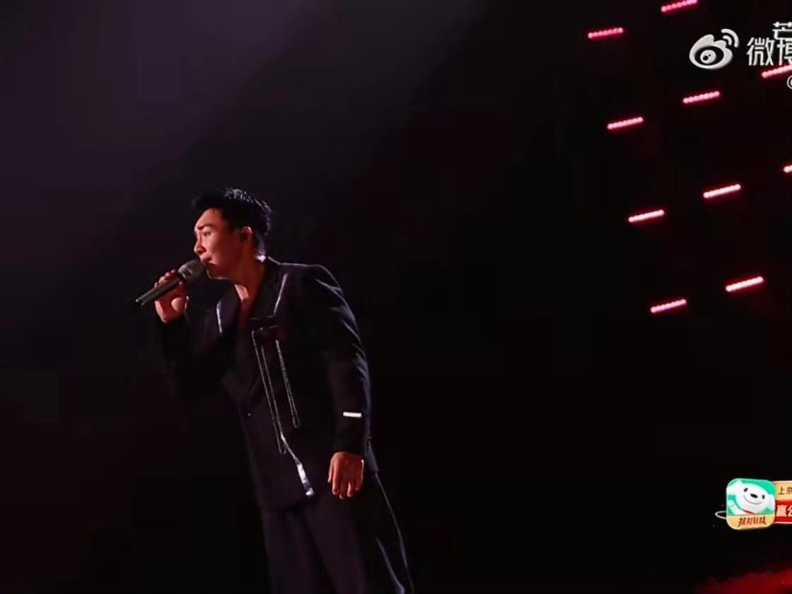 刘畊宏被灯光打没了刘畊宏大vocal 全场都在笑灯光翻车，转头就被刘畊宏的voc
