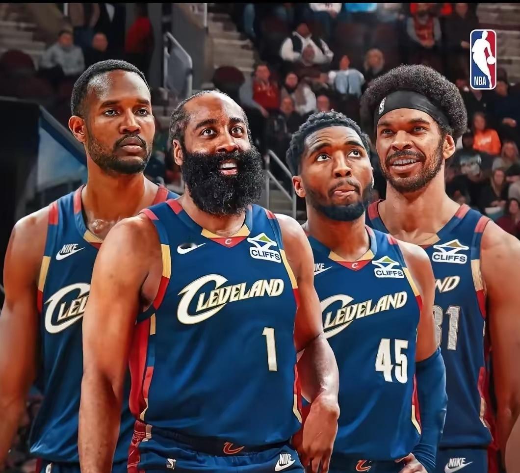 说真的，哈登这职业生涯，看着风光，实则心酸。

他这辈子就栽在一个词上——信任。