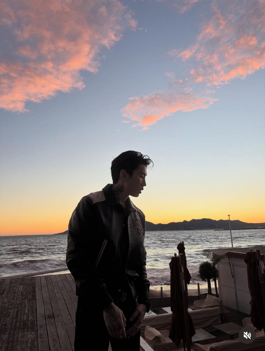 朴宰范也到了喝茶的年纪 WIEA Day1生日趴现场！台上收满祝福，后台送茶具并