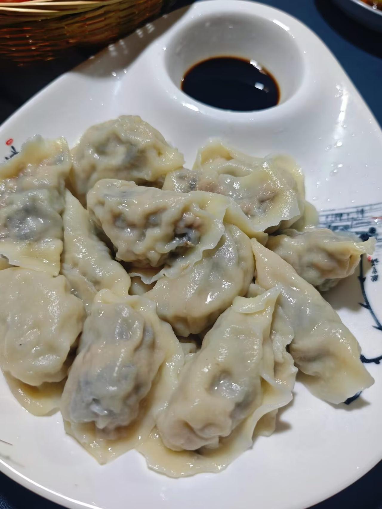 吃饺子喽
 
s秋日生活打卡季 
记录生活，随手拍张照