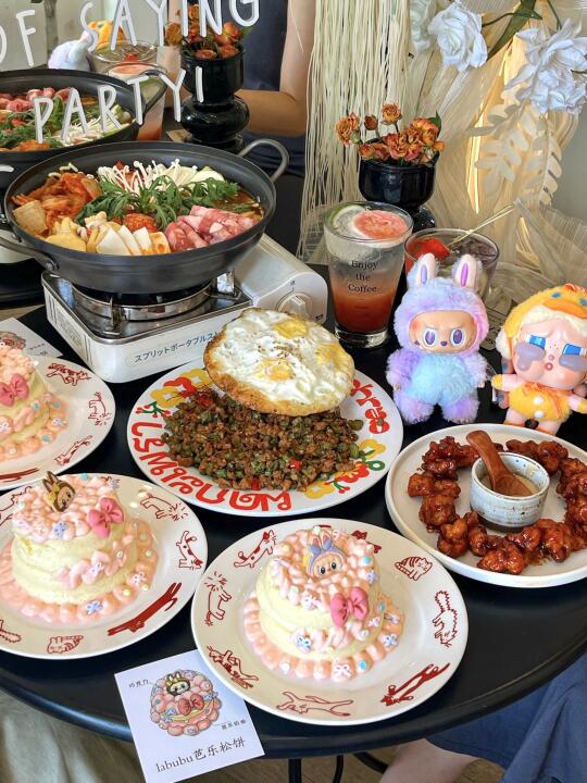 卧槽珠海首家！Labubu陪吃饭🍲萌化了😭😭
