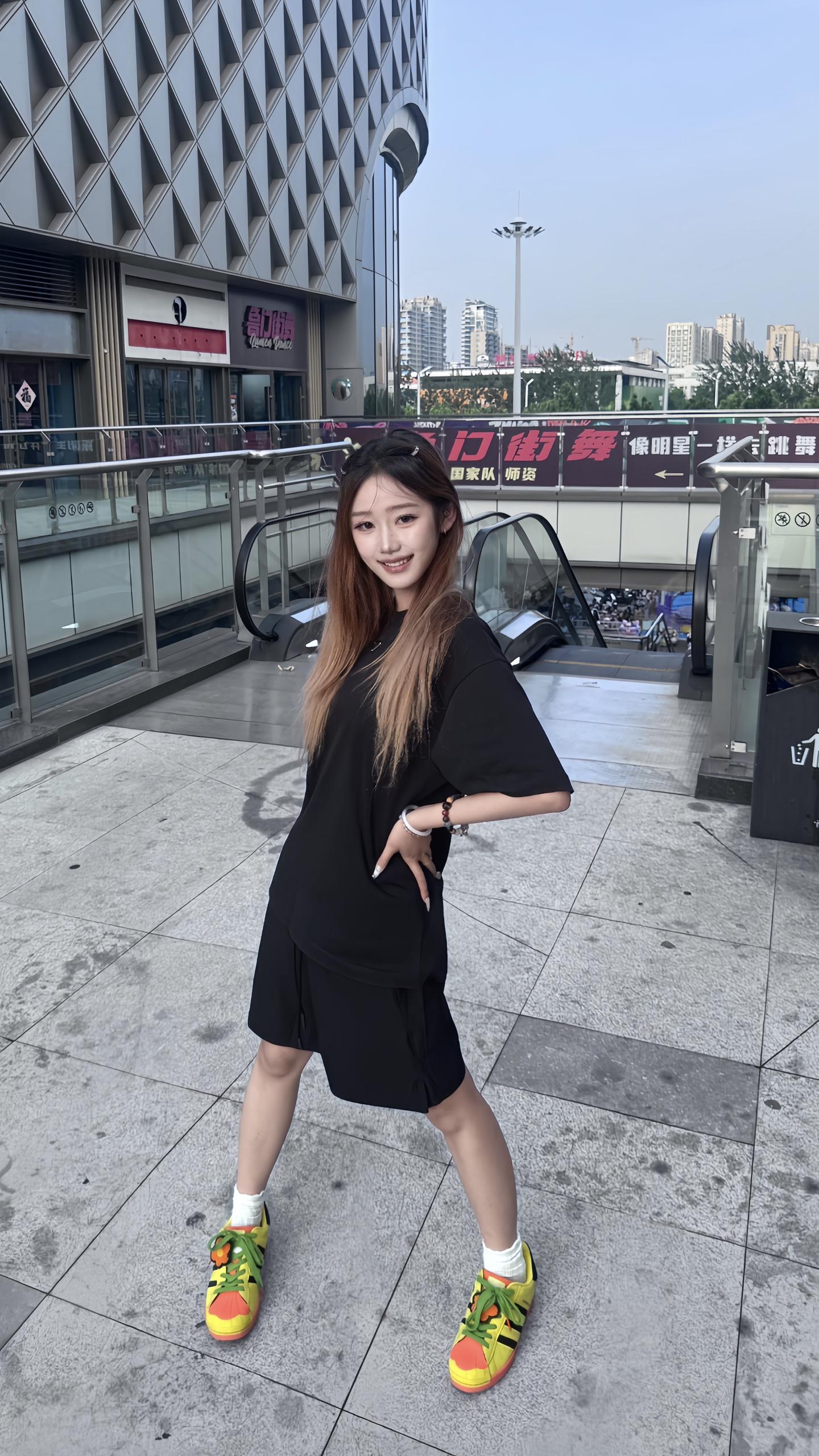 比我萌的有很多 比我更磨人更无理取闹的还有几个