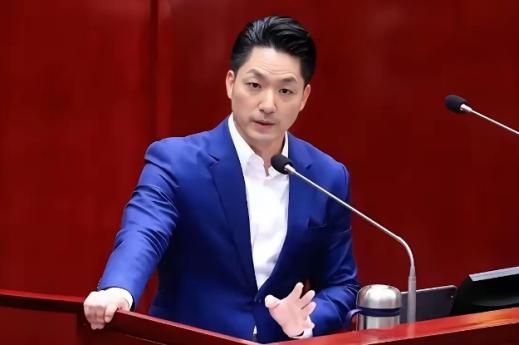 台湾地区恐怕要大洗牌！

岛内正流传着一个几乎板上钉钉的预判：只要蒋万安在 20