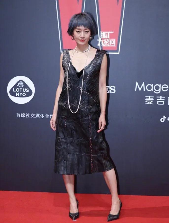 今晚红毯的高清镜头，让女明星的年龄再也藏不住了！

今晚的年度盛典红毯，众位女星