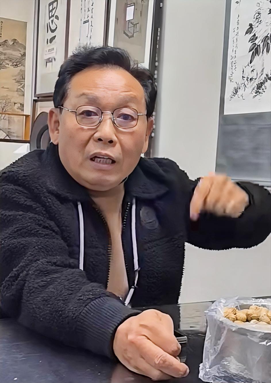 本以为南博的事够让人瞠目结舌的了，

没想到和故宫博物院比起来，

就是小巫见大