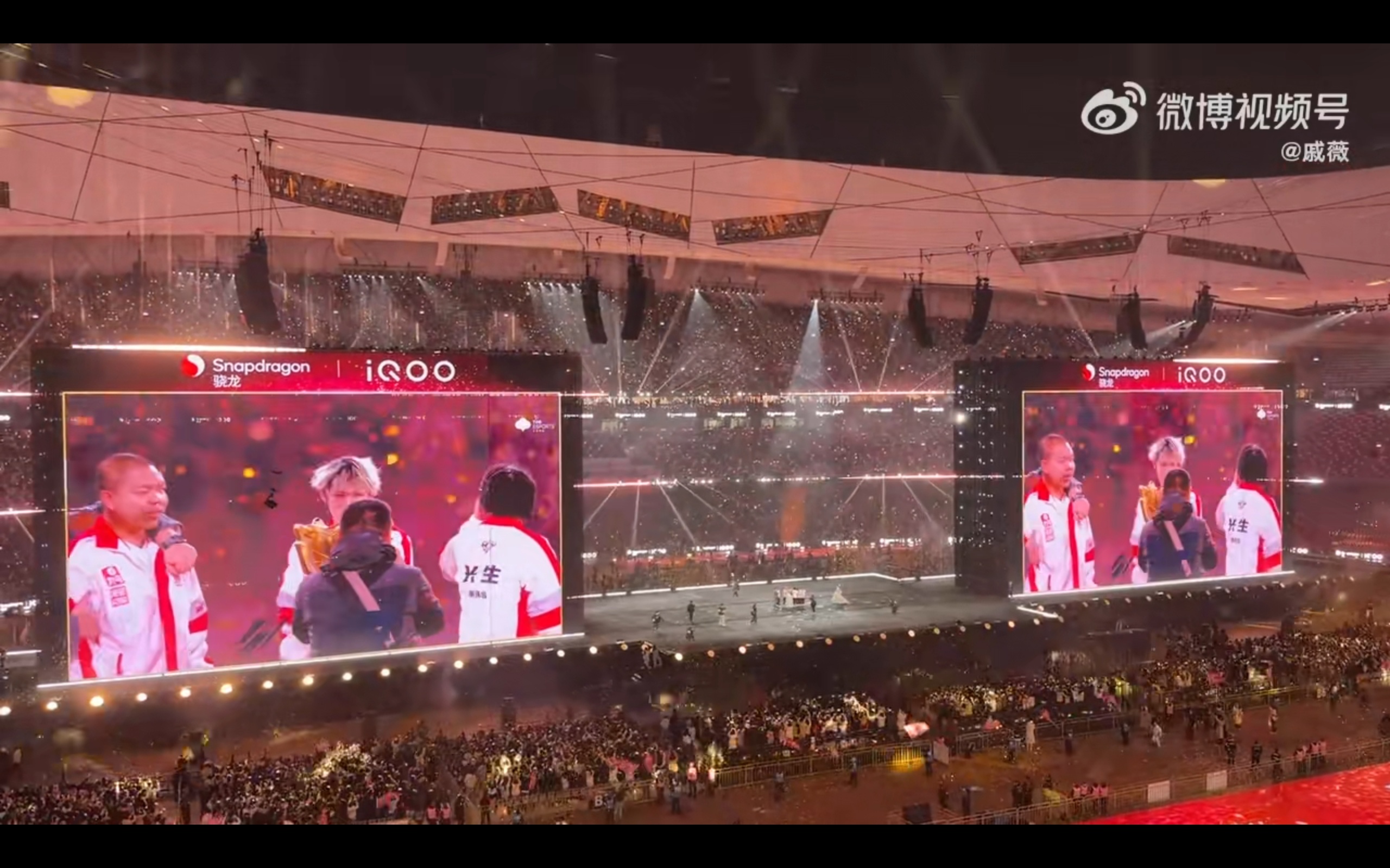 AG夺冠还是要恭喜AG达成六连冠，没想到的是戚薇还有时代少年团的成员都有去，看来