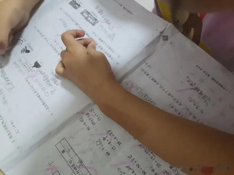 AI 代替老师批改作业吗 我不支持用AI代替老师批改作业。虽说AI批改作业效率高