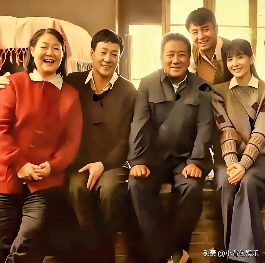 谁要是把这五位知名演员都认出来可真厉害，特别是辛柏青和宋佳之间的男演员，不瞒您说