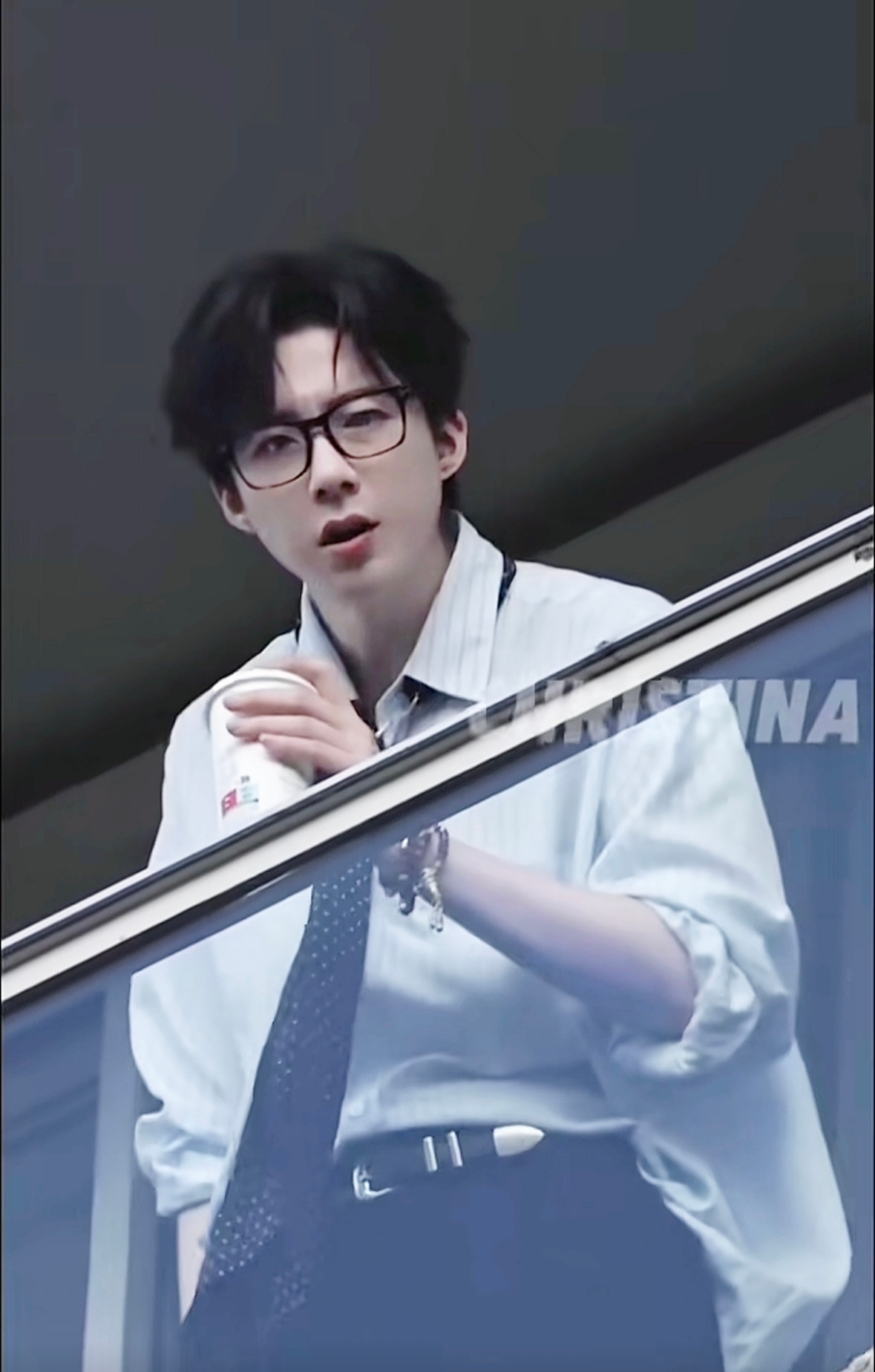 哈哈～咋这么可爱呢～刘宇宁热成毛不易了