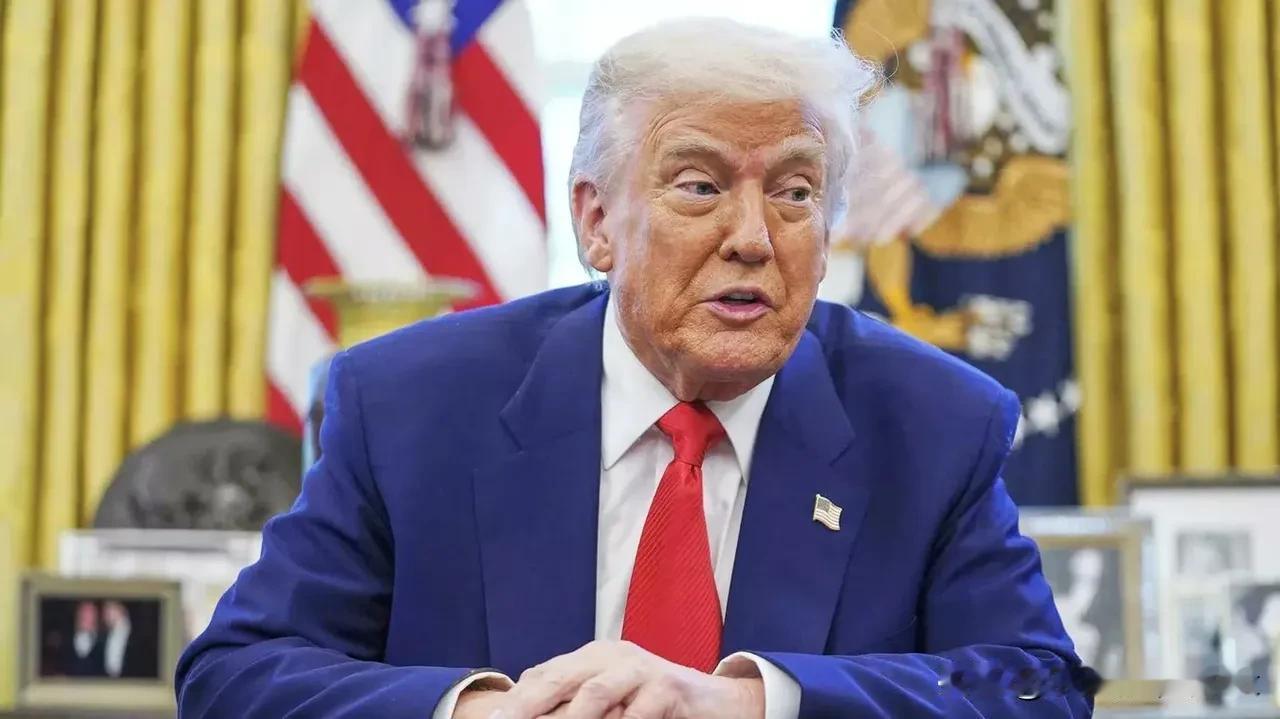 火上浇油！特朗普怒批中国“为谈判拒买美大豆”，农民仓库堆爆损失惨重
 
特朗普又