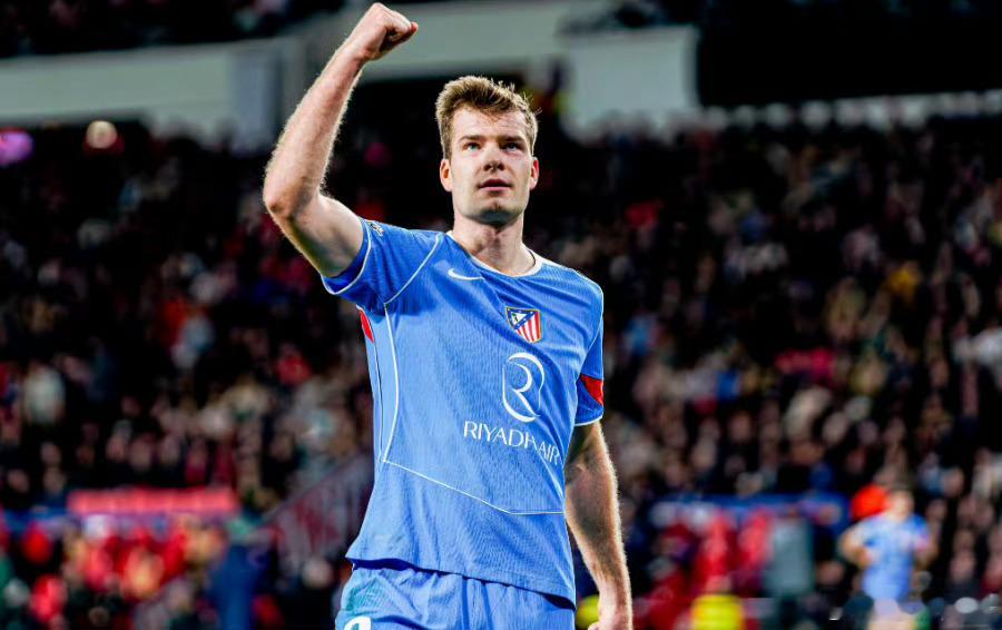 据记者隆加里报道称，利雅得新月还希望引瑟尔洛特。该记者写道：“除了引进一名后卫，