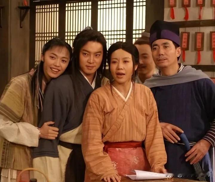 当年，他们可是火遍了大江南北，给我们带来很多欢乐，如今也就只有闫妮混的相对好点了
