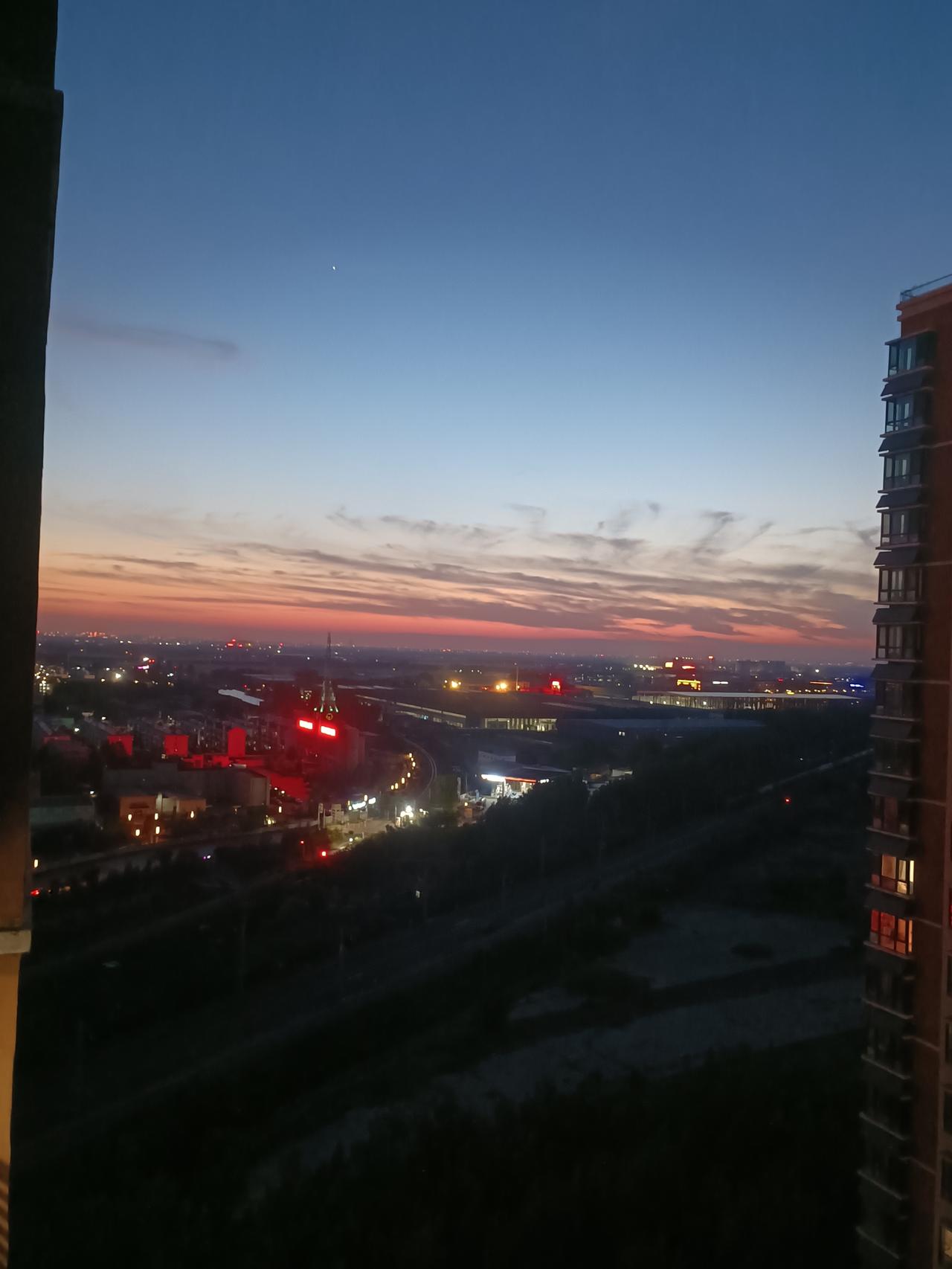 夜幕下的大邹城