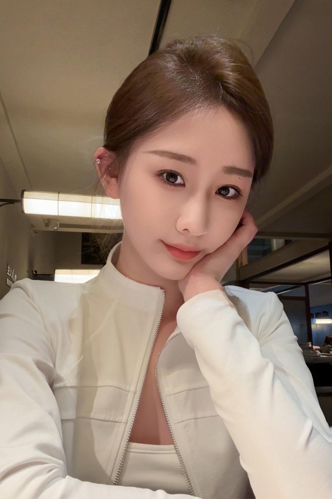 谁娶了多愁善感的你 谁安慰爱哭的你