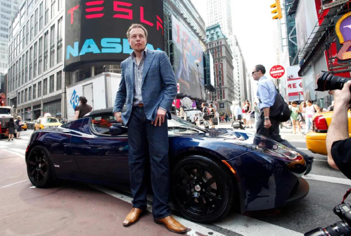 特斯拉Roadster超跑有望4月亮相 马斯克透露，特斯拉全新Roadster超