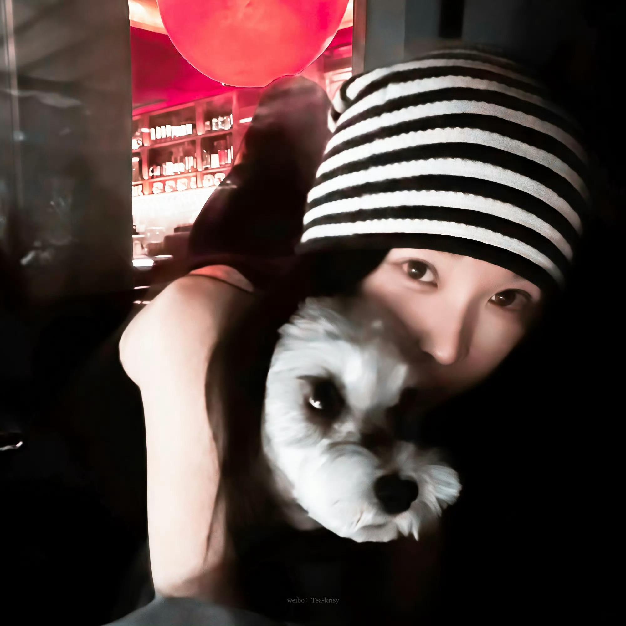 虞书欣  ✨虞书欣姜暮✨虞书欣我可以像 烟火般绚烂 也可以像 勇者般强悍也努力在