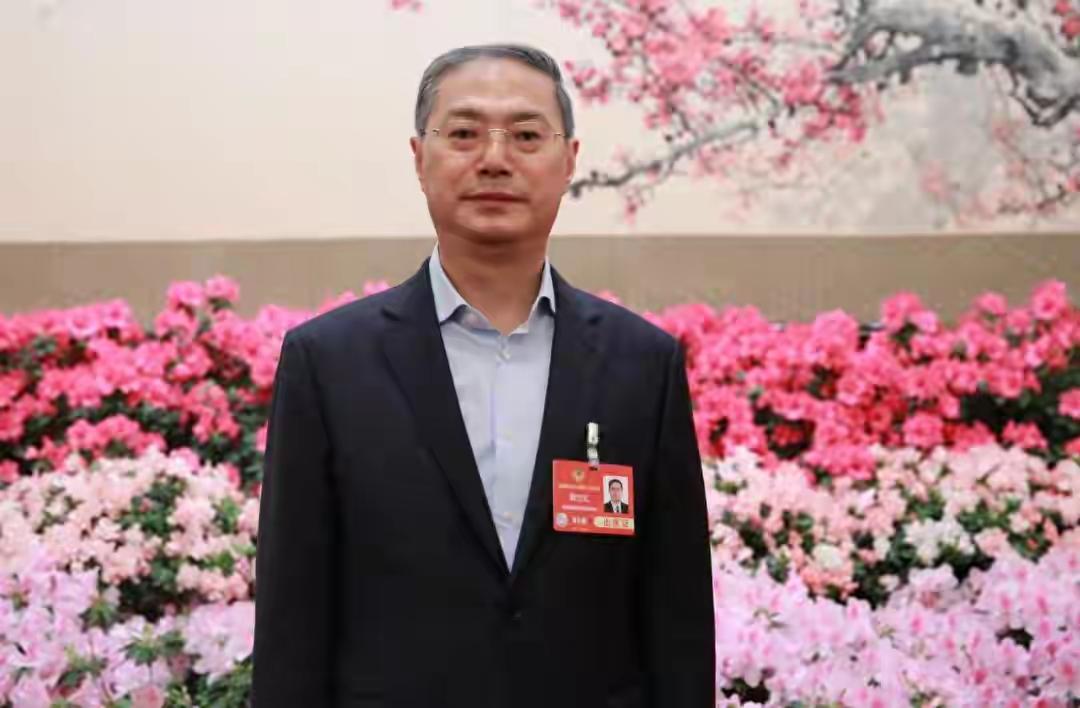 重磅提案！全国政协委员周世虹建议：彻底废除劳务派遣制度
全国政协委员周世虹提出“