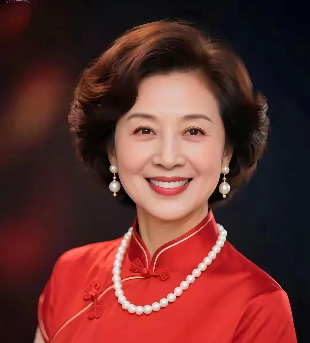 白头方知青春好，
风华正茂己难找。
余生不再求富贵，
平安喜乐亦逍遥。