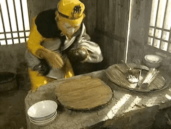 一直有个疑问，孙悟空连三味真火都不怕，为什么会被米饭烫到… ​​​
