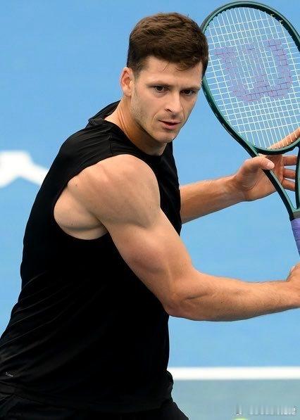 现在都流行无袖战袍吗？谁的手臂肌肉更胜一筹？澳网2026