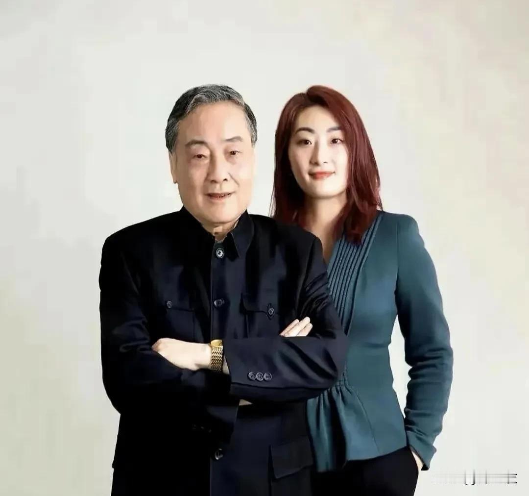 有网友说；继承人拿商业帝国，其他子女拿说得过去的赡养费，这是有钱人家的基本模式。
