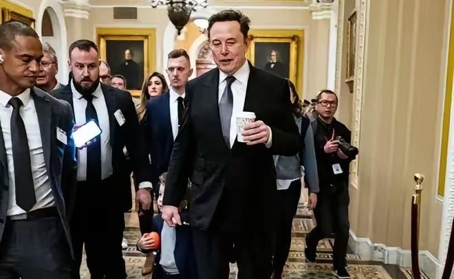 美国资本家真的冷血，冷酷无情；马斯克说，管美国各地无家可归的人叫流浪汉，这不对，