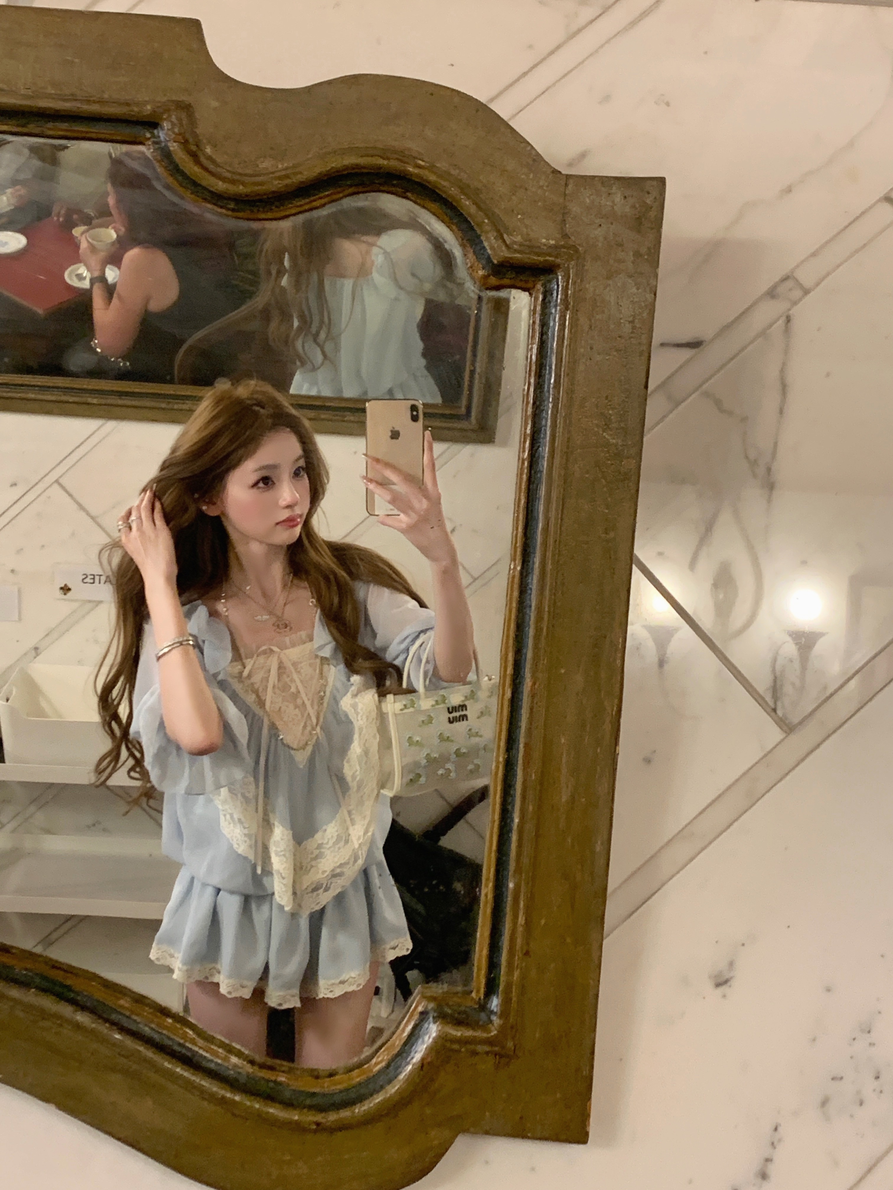 BLUE ​​​
