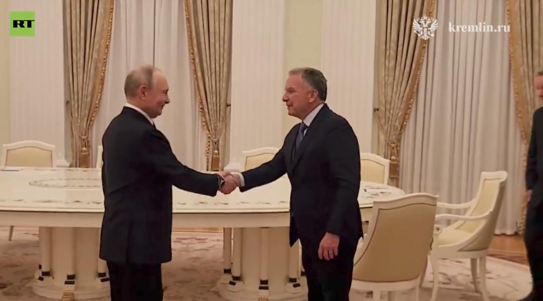 新闻快讯——普京在克里姆林宫会见库什纳与维特科夫一行。
2026年1月23日，俄