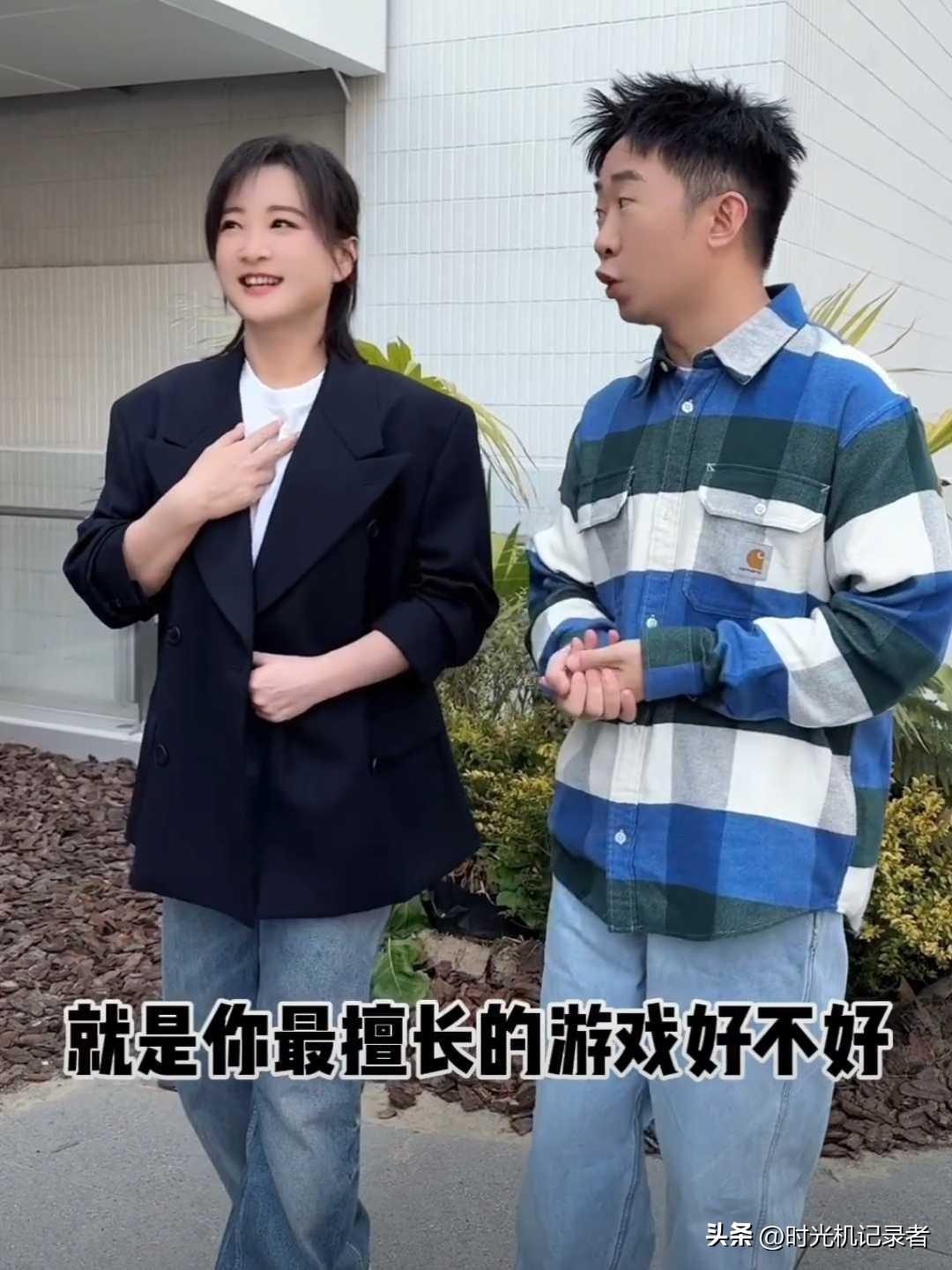 贾玲太稀奇了，原本以为她不会露面，经历一年多她又出来营业了，果然这才是真的贾玲，