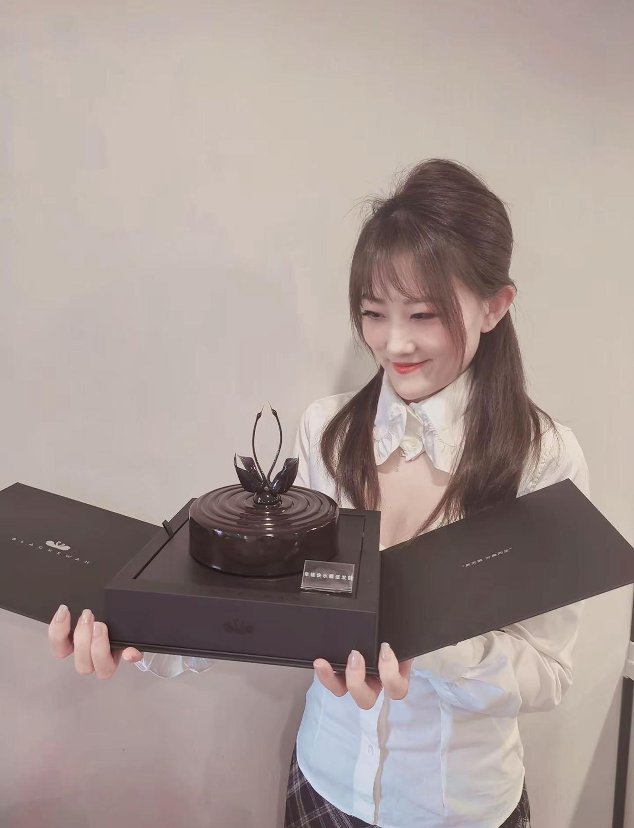 这一周又过去了，是吗 时间又过了一周……你好，你都做了什么？我又做了什么？