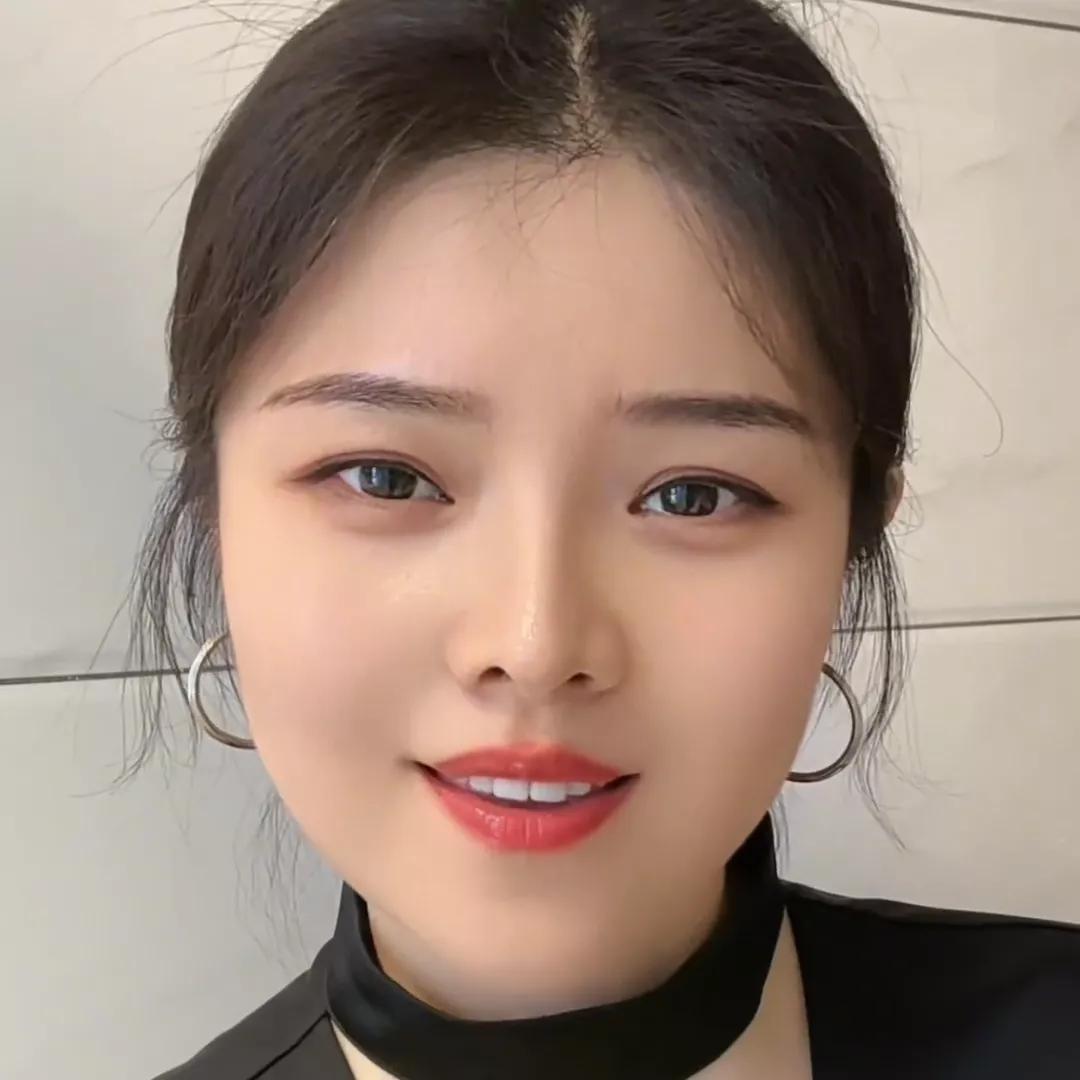 元气满满的一天从微笑开始😊人美笑容也甜 清纯甜美生活 甜笑薄荷少女 甜美正妹 